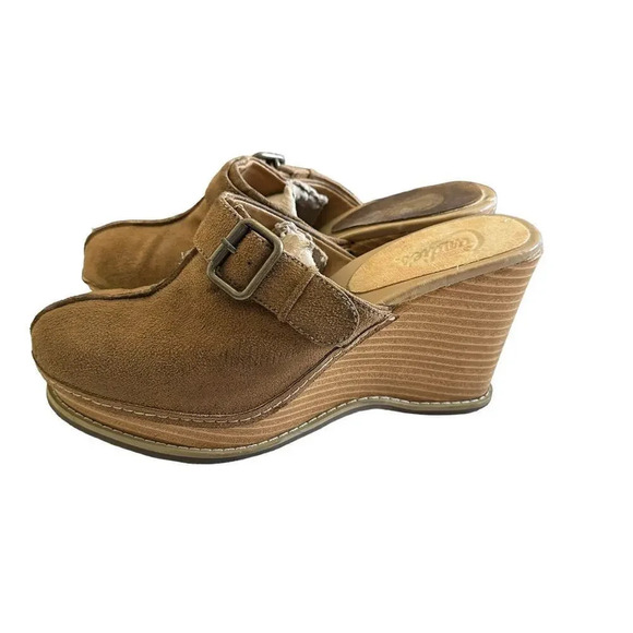 Vintage Candies's Clarah Suede‎ Wedge Women's 8.5 Tan Y2K Buckle Slip On - Picture 3 of 9